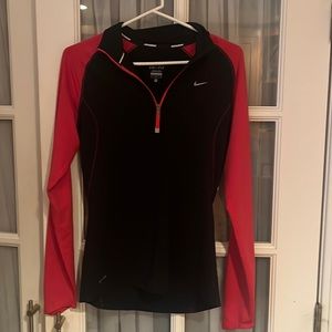 Woman’s 1/4 zip Nike dry-fit Medium